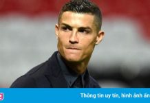 Ronaldo ngồi dự bị ở trận ra quân của Juventus