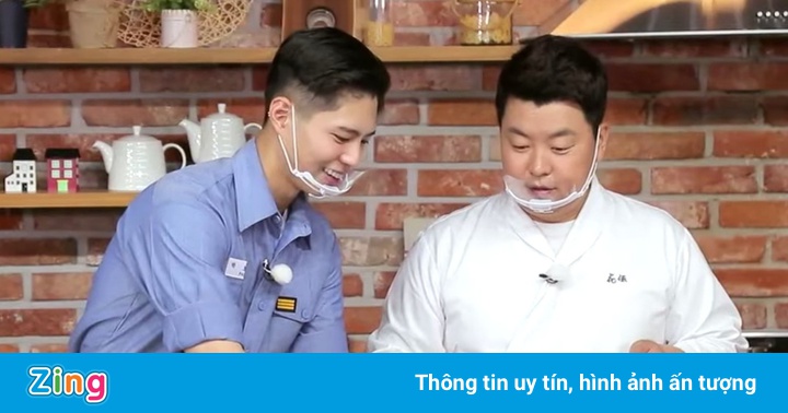 Park Bo Gum nấu ăn phục vụ 600 binh sĩ