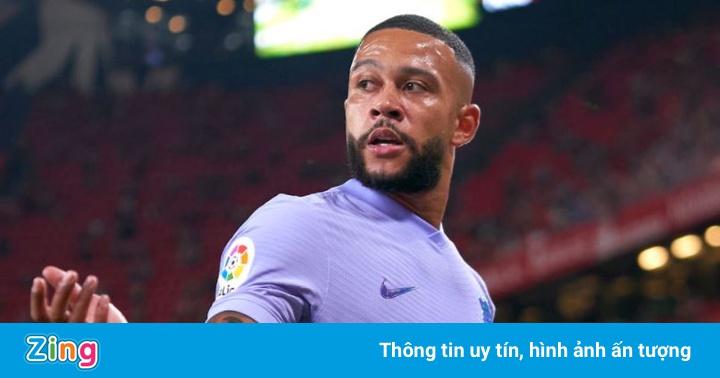 Depay cứu Barca khỏi trận thua