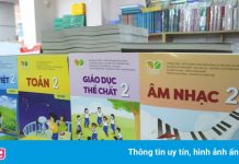 Nhiều giải pháp để sách giáo khoa tới tay học sinh