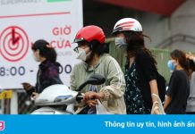 Người dân TP.HCM đồng loạt đi mua thực phẩm dự trữ