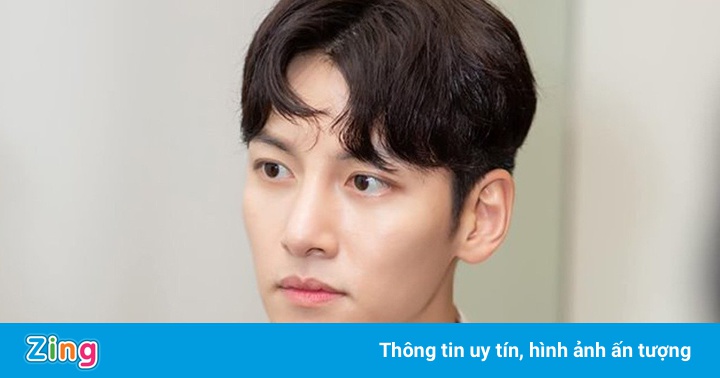 Ji Chang Wook hồi phục sau hai tuần điều trị Covid-19