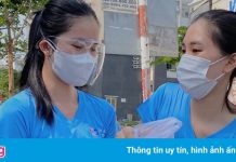 Tiểu Vy, Hồ Bích Trâm trao hàng chục tấn gạo cho người dân TP.HCM