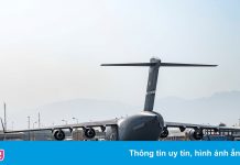 Mỹ vô hiệu hóa hàng loạt máy bay, xe bọc thép trước khi rời Kabul