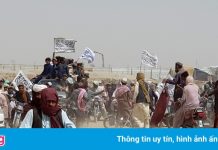 Taliban bao vây thành trì phản kháng cuối cùng