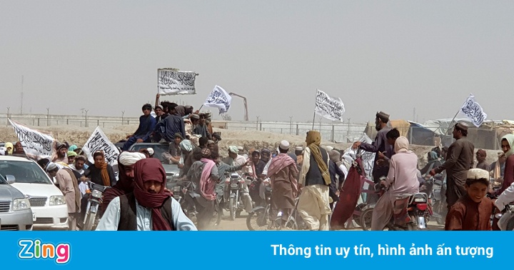 Taliban bao vây thành trì phản kháng cuối cùng