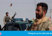 Taliban ồ ạt tiến công, hàng nghìn người Afghanistan bỏ chạy