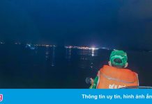 Lũ quét trong đêm làm chìm hàng chục tàu cá