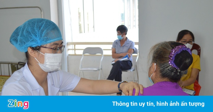 Bắt đầu tiêm thử nghiệm giai đoạn 2 vaccine Covivac tại Thái Bình