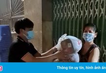 Hàng nghìn người dân thị xã Tân Uyên nhận hàng cứu trợ trong đêm