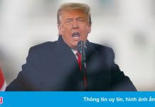 Ông Trump bị kiện