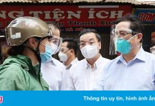 Tình huống bất ngờ khi Thủ tướng kiểm tra ổ dịch lớn nhất Hà Nội