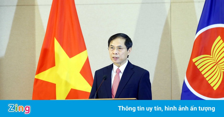 Long trọng lễ chào cờ kỷ niệm 54 năm thành lập ASEAN tại Hà Nội