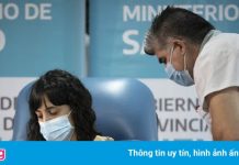 Argentina cho tiêm kết hợp Sputnik V với Moderna hoặc AstraZeneca