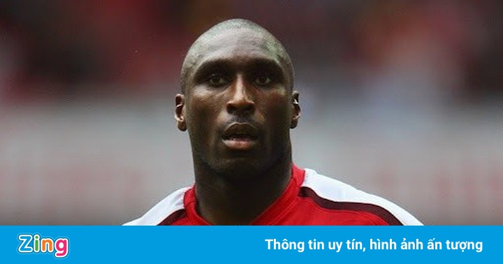 Sol Campbell đề nghị giúp đỡ Arsenal