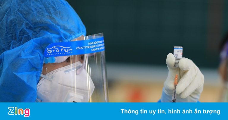 Thủ tướng: Sớm tiêm vaccine Covid-19 cho học sinh