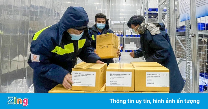 Bàn giao hơn 1,1 triệu liều vaccine AstraZeneca cho các tỉnh phía nam