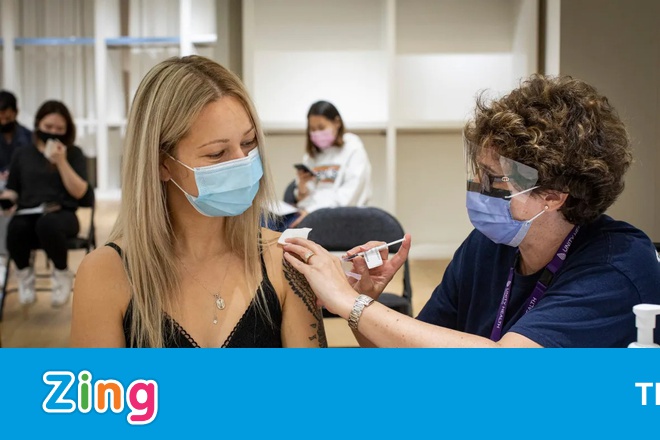 Hàng loạt người phải tiêm vaccine lại vì sự cố ở Canada Hàng loạt người phải tiêm vaccine lại vì sự cố ở Canada