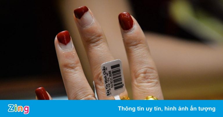 Mua vàng trong nước lúc này lỗ ngay tiền triệu Mua vàng trong nước lúc này lỗ ngay tiền triệu