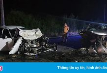 Ôtô biến dạng sau va chạm với xe bán tải, 2 người chết