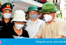 Bí thư Hà Nội thị sát ‘vùng đỏ’ ở quận Đống Đa