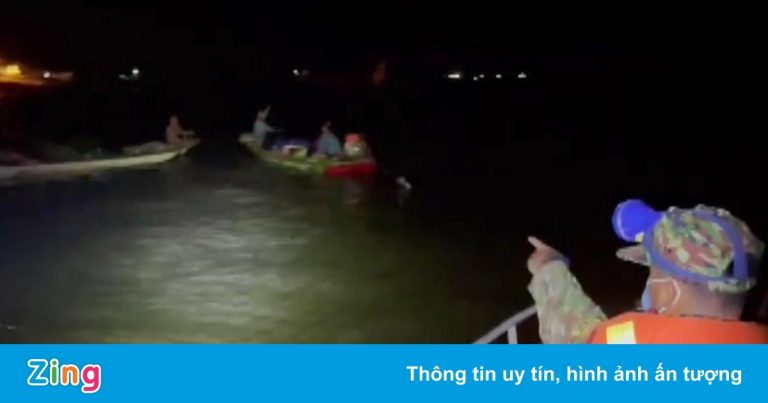 Cha lĩnh án khi giao con trai chở 3 người vượt biên