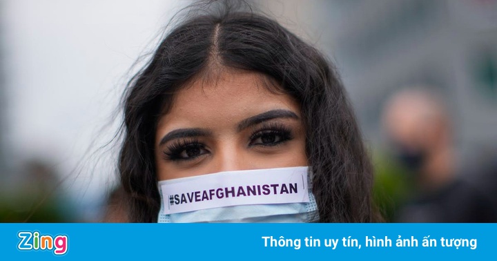 Phụ nữ Afghanistan: ‘Mọi thứ đã thay đổi chỉ trong một tuần’ Phụ nữ Afghanistan: ‘Mọi thứ đã thay đổi chỉ trong một tuần’
