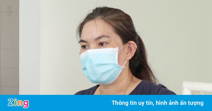 Khởi tố người phụ nữ đánh công an