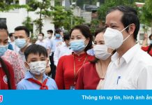 Bộ trưởng GD&ĐT: ‘Tạo điều kiện cung cấp sách giáo khoa đến học sinh’