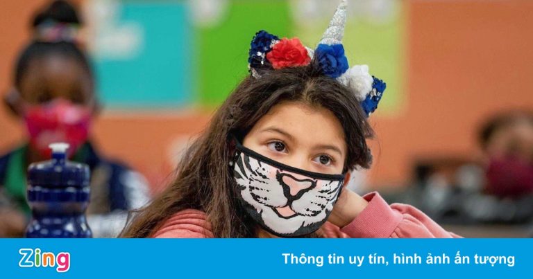 Chiếc khẩu trang gây chia rẽ trường học Mỹ