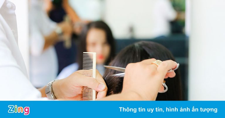 Một thợ cắt tóc tại Hà Nội nhiễm nCoV