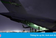 Cảnh tượng ‘như tận thế’ lúc chiếc máy bay Mỹ cuối cùng rời Kabul