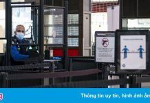 Một phụ nữ Mỹ bị bắt vì dùng chứng nhận tiêm chủng giả