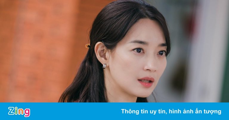 Vai diễn nhà nghèo nhưng dùng túi xa xỉ của sao Hàn