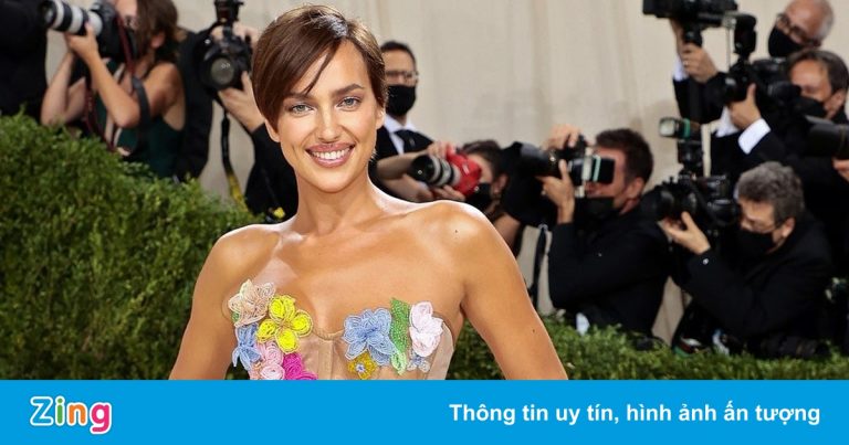 9 mẫu váy gợi cảm nhất Met Gala 2021