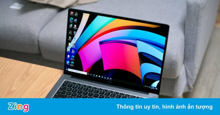 Nhu cầu laptop tăng gấp đôi, giao hàng có thể mất 3 tuần