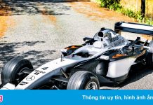Xe đua F1 của McLaren được mang ra đấu giá