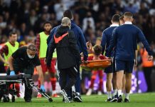 Leeds 0-2 Liverpool: Tiền vệ 18 tuổi gãy chân Leeds vs Liverpool anh 1