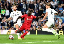 Liverpool cân bằng điểm số với Man Utd Leeds vs Liverpool anh 1