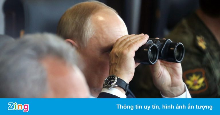 Tổng thống Putin kết thúc tự cách ly Tổng thống Putin kết thúc tự cách ly