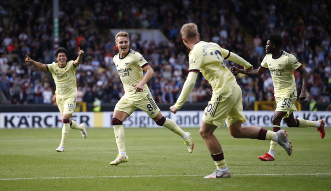 Burnley vs Arsenal anh 13