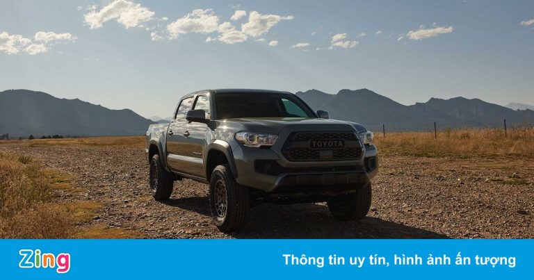 Toyota bác bỏ tin đồn Tacoma đời mới dùng chung khung gầm với Hilux