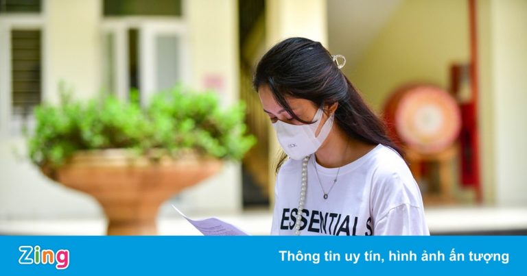 Bộ Y tế: 6 trường hợp cần thận trọng khi tiêm vaccine Covid-19 Bộ Y tế: 6 trường hợp cần thận trọng khi tiêm vaccine Covid-19