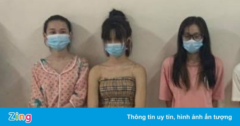 Hai thiếu nữ nhận 600.000 đồng mỗi giờ phục vụ tiệc ma túy