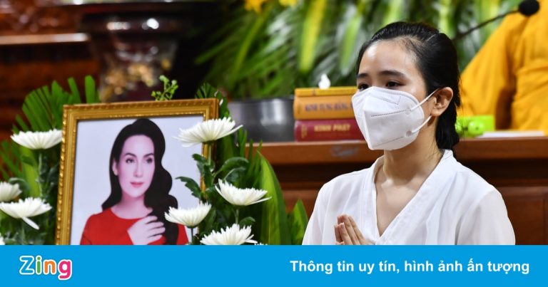 Người thân, đồng nghiệp dự lễ tưởng nhớ Phi Nhung