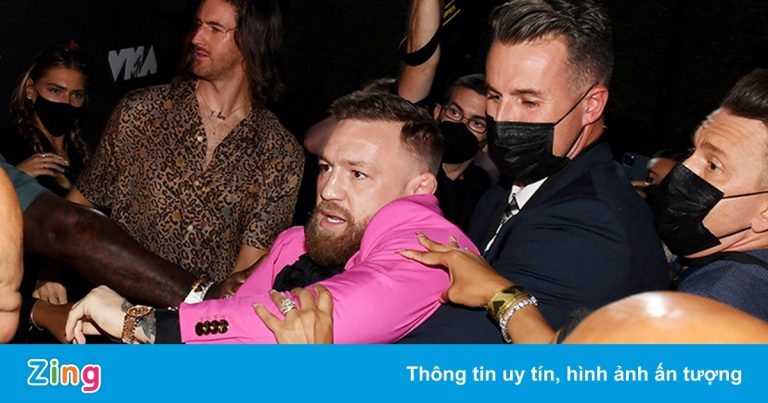 Conor McGregor lên tiếng sau vụ xô xát với bạn trai Megan Fox