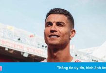 Ronaldo xuất hiện ở Old Trafford trước khi ra mắt MU