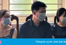 Cặp vợ chồng rủ 11 người hàng xóm sang nhà đánh bạc