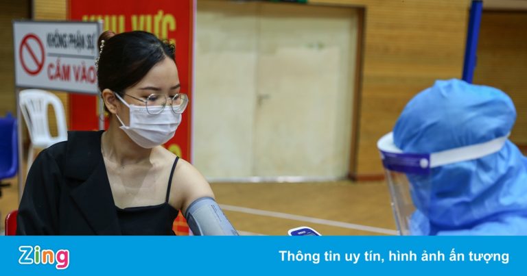 Đà Nẵng tạm dừng tiêm vaccine do ảnh hưởng bão Conson