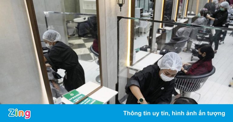 Thái Lan hoãn mở cửa kinh tế vì triển khai tiêm chủng chậm Thái Lan hoãn mở cửa kinh tế vì triển khai tiêm chủng chậm